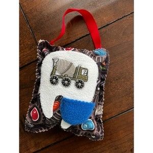 Tooth Fairy Pillow Construction‎ Theme